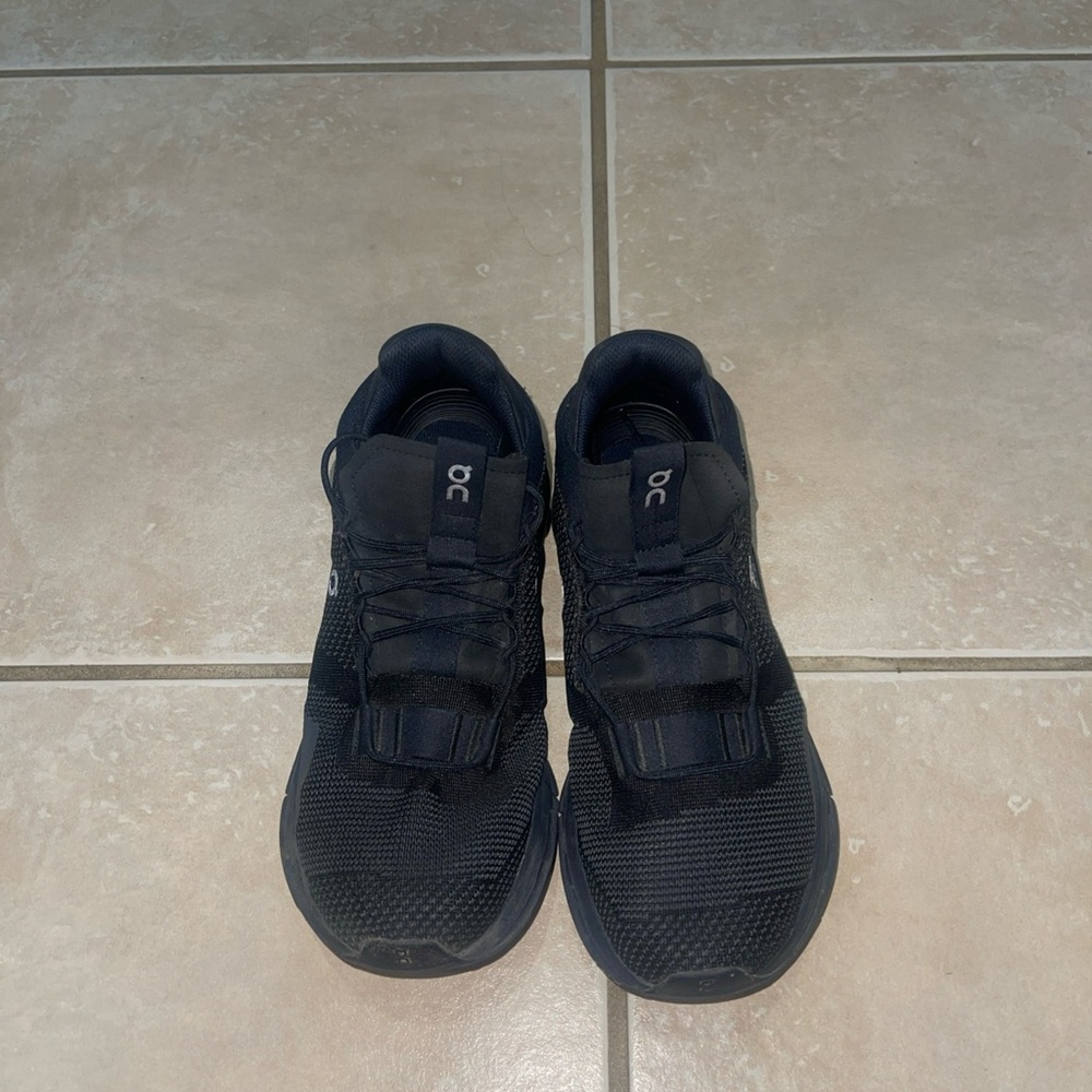 On Cloud Cloudnova  Running Shoes All Black Womens Size 8
